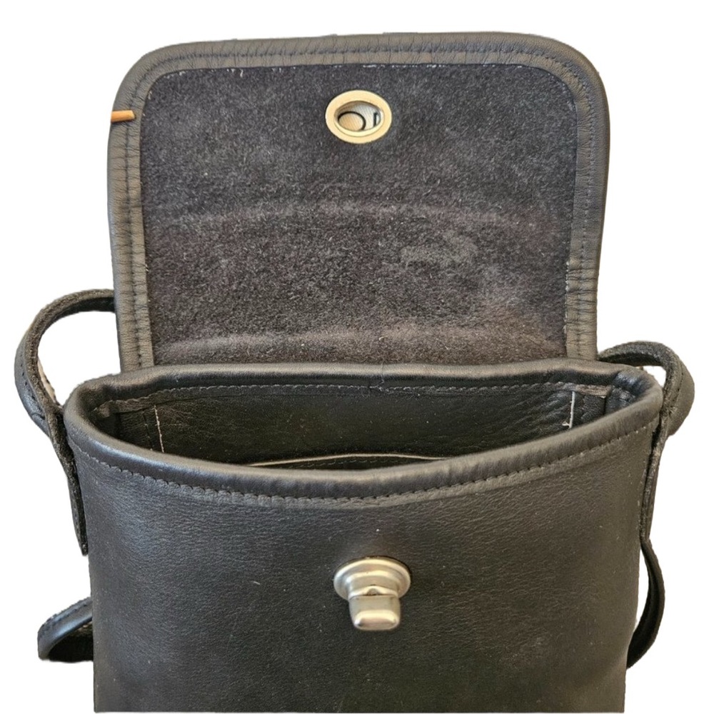😊SOLD😊 Coach Vintage Tango Flap Black Leather with Nickel Hardware - Picture 7 of 13